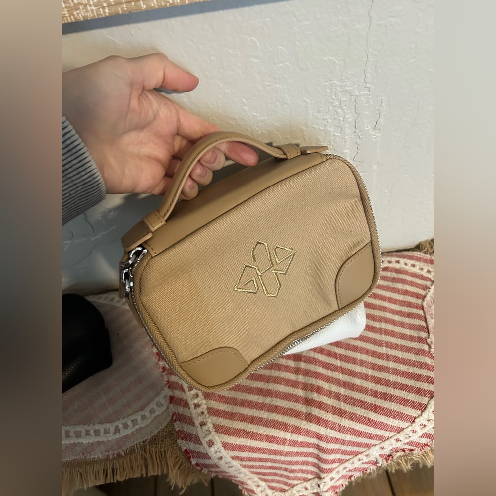 London Bundle. 1 Ettinger London and 2 The White Company. Pouches only (no kit) - Picture 5 of 10
